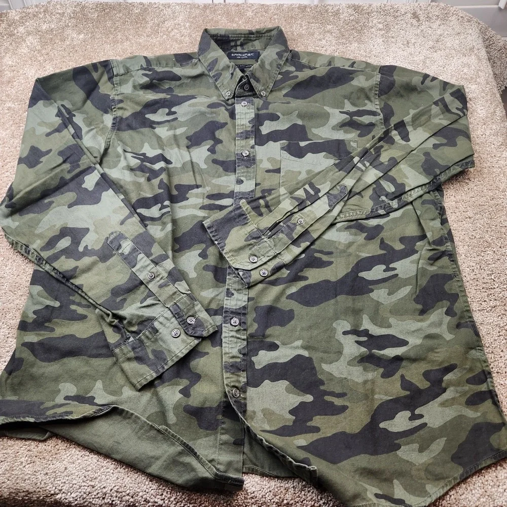 Banana Republic Luxe Flannel Camo Shirt Mens XL Untucked Standard Fit Green